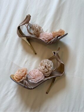 Giuseppe Zanotti | Floral Accent Nude/Gold High Heel Sandals | 38.5